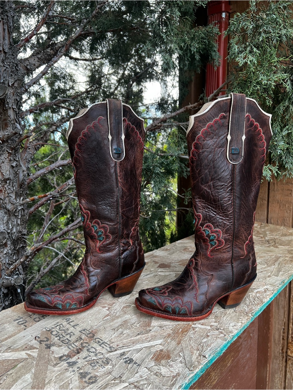 Tony Lama Brown Leather Cowboy Boots with Tan Interior - Picture 2 of 5